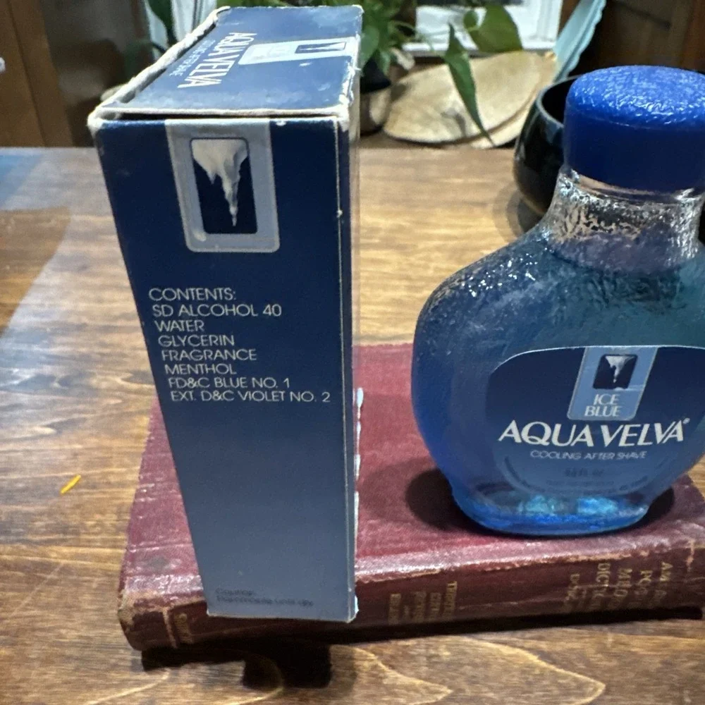 Vintage Aqua Velva Glass Bottle Full 3.5oz Ice Blue